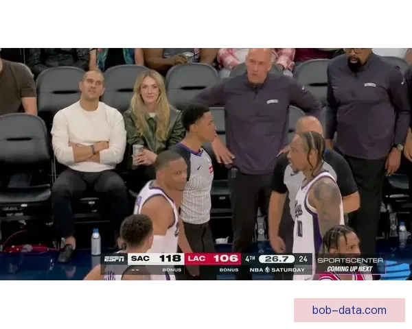 泰伦卢收获生涯常规赛第四百胜 快船逆转胜利再现惊人表现